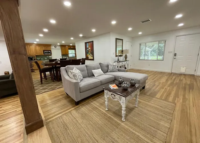 Lake Pearl House